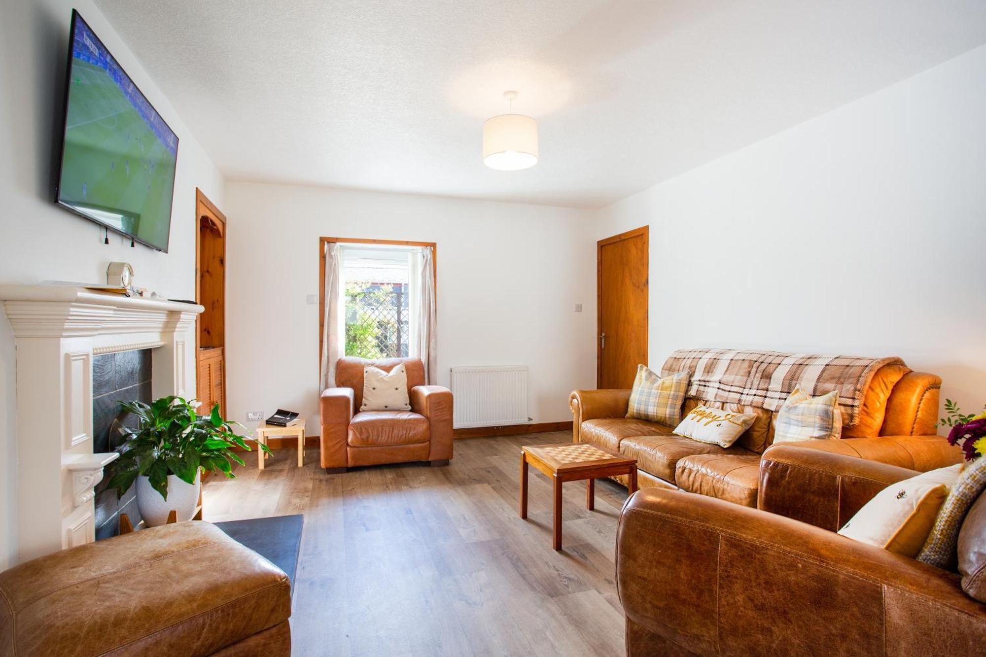 Mike'S 3-Bedroom Countryside Cottage Alness Exterior photo